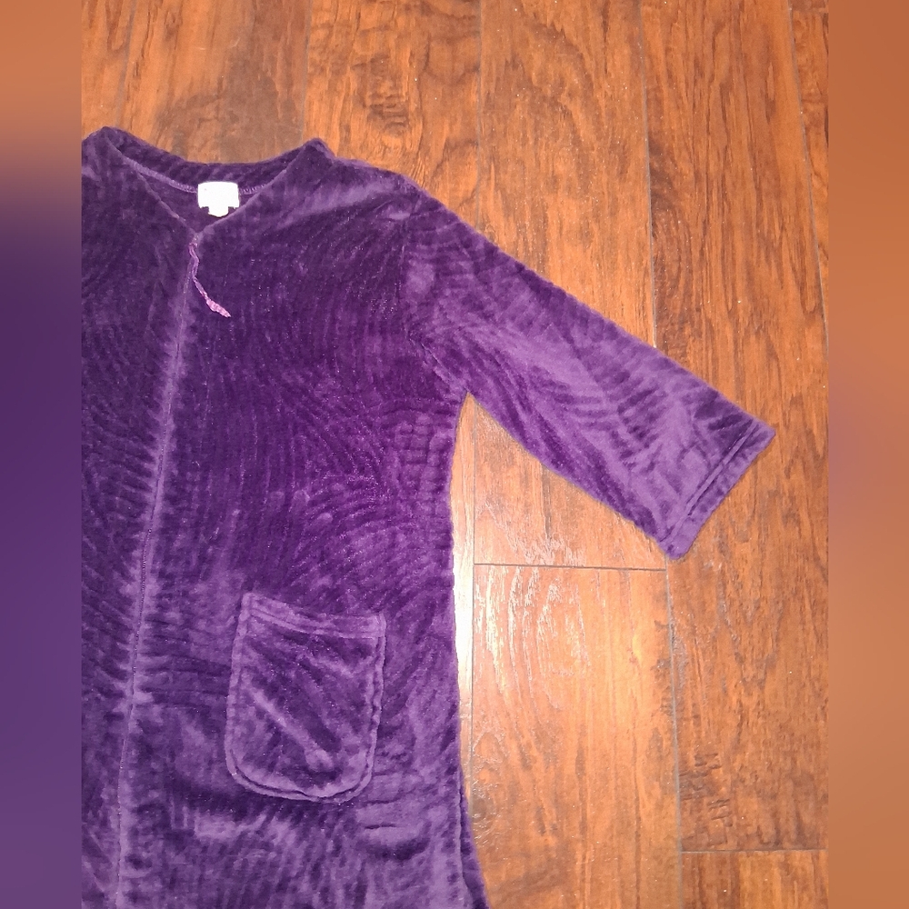 EUC ME Size Medium Purple Plush Fleece Zip Front Loungewear Robe!! - Picture 5 of 12